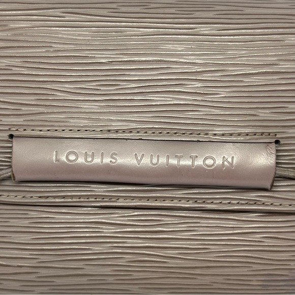 LOUIS Vuitton Elastic Epi Wallet - Picture 2 of 16